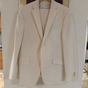 Kenneth Cole Men’s White Linen and Cotton Blend Suit